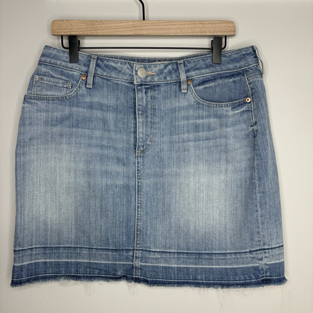 LOFT Jean Mini Skirt 10P Raw Hem Distressed Medium Wash Denim Short Classic Cute
